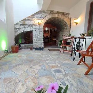  Guest house Bujtina Veritos