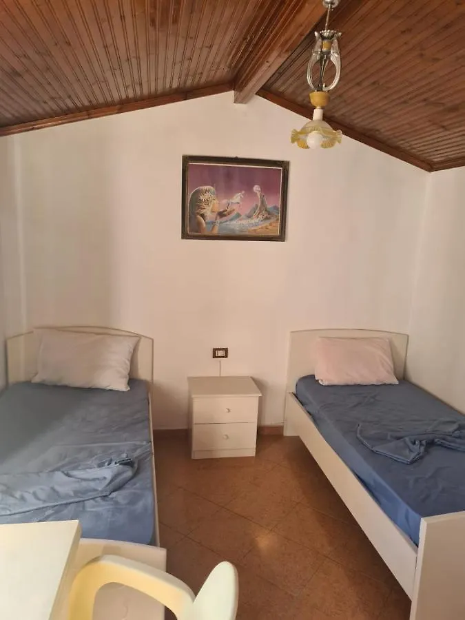 Guest House Ilir Berat 0*,  Albania