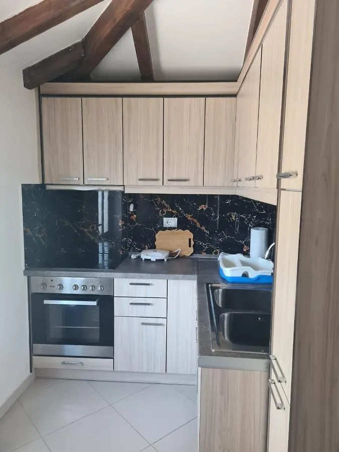 Guest House Ilir Berat 0*,  Albania